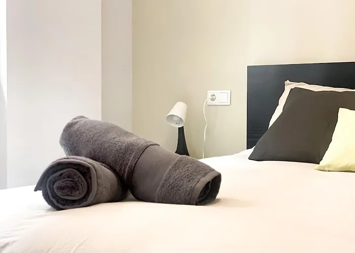 Moderno Piso Centrico Al Lado De La Playa * Χιχόν