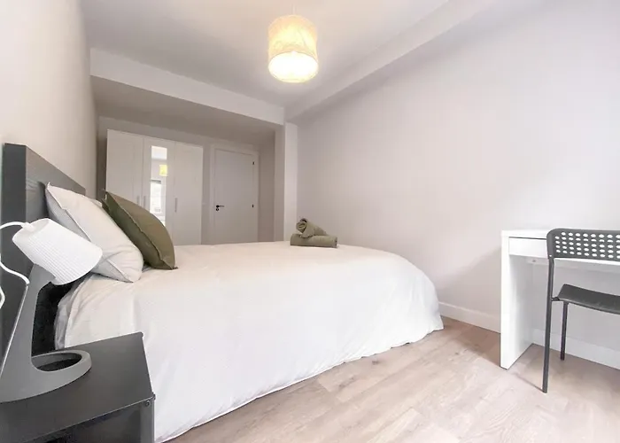 Moderno Piso Centrico Al Lado De La Playa *